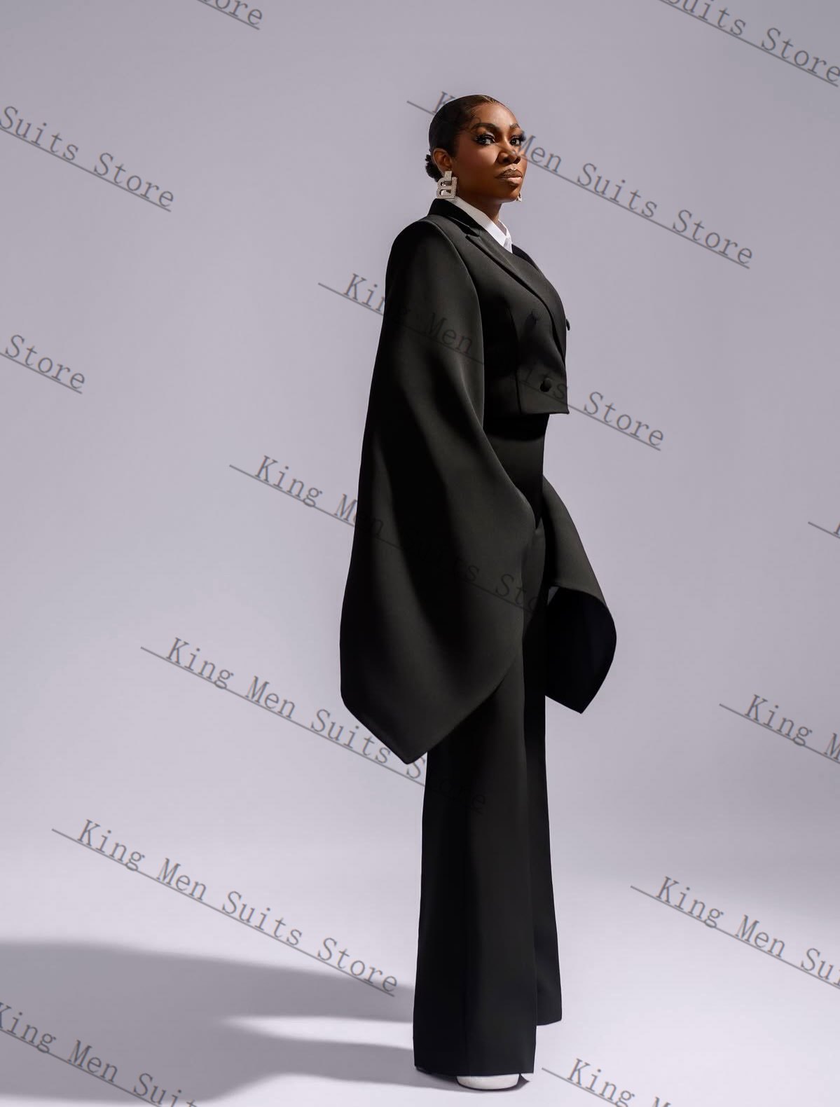 Women Formal Wear With Black Blazer - Czarny damski garnitur składający się z